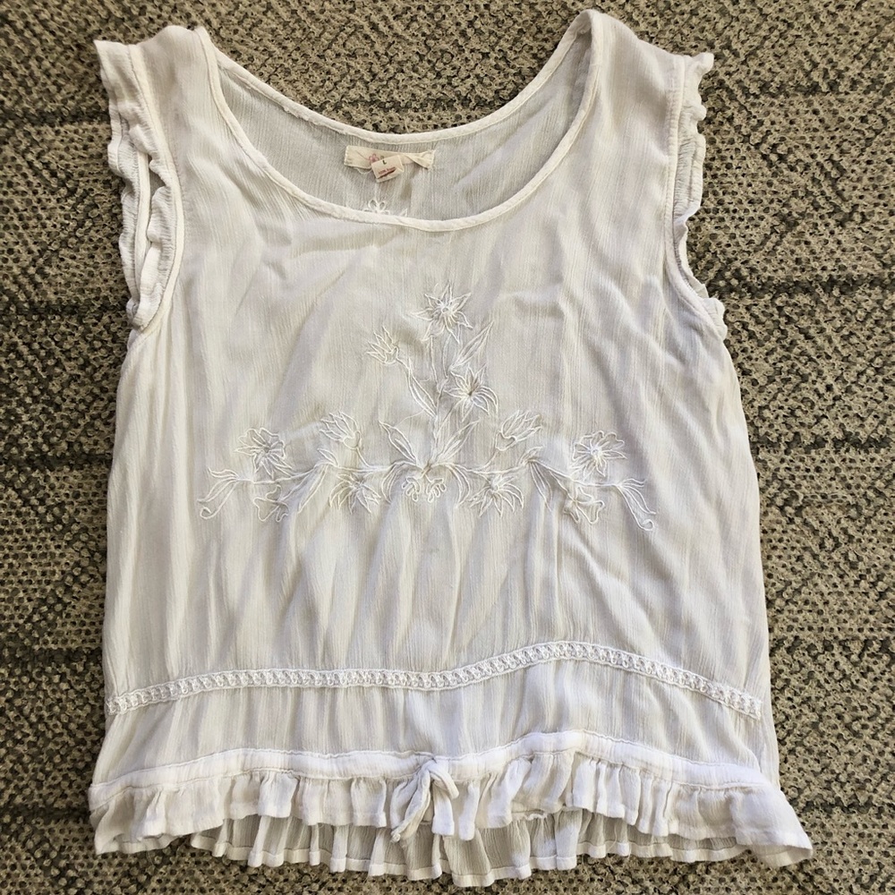 White tank top- light weight- great detail